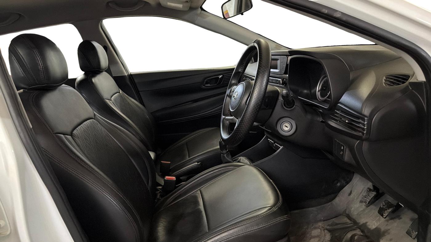 2022 Hyundai NEW I20 MAGNA 1.2 MT, Petrol, Manual, 34,046 km, Right Side Front Door Cabin