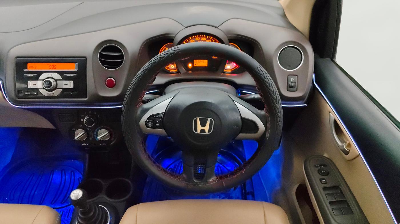 2015 Honda Brio V MT, Petrol, Manual, 86,322 km, Steering Wheel Close Up