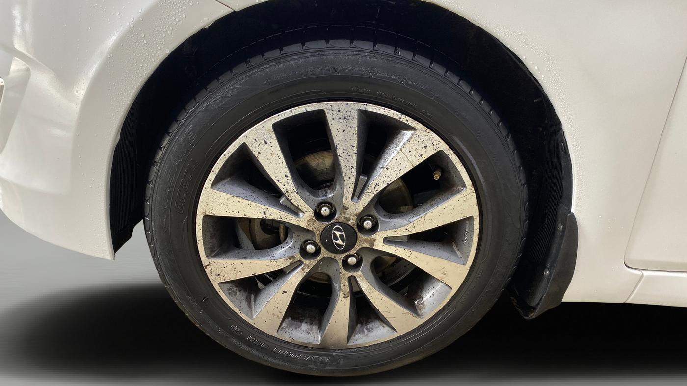 2016 Hyundai Verna 1.6 VTVT SX AT, CNG, Automatic, 77,571 km, Left Front Wheel