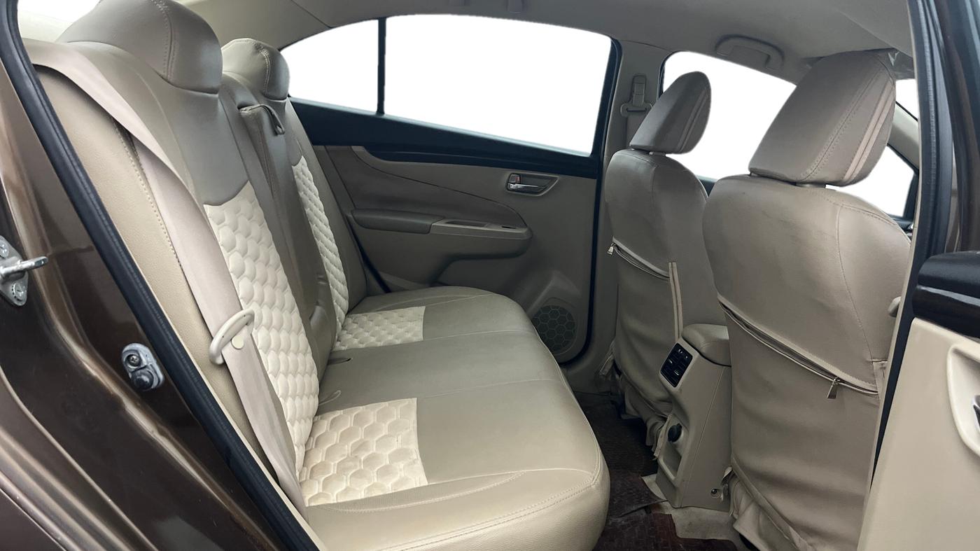 2015 Maruti Ciaz VXI+, Petrol, Manual, 30,364 km, Right Side Rear Door Cabin
