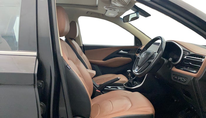 2023 MG HECTOR PLUS SHARP PRO 2.0 TURBO DIESEL 7 STR, Diesel, Manual, 74,430 km, Right Side Front Door Cabin