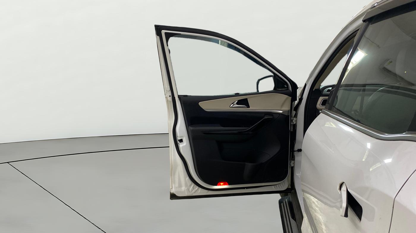 2023 Mahindra XUV700 AX 7 LUXURY D AWD AT 7 STR, Diesel, Automatic, 63,522 km, LHS Front Door