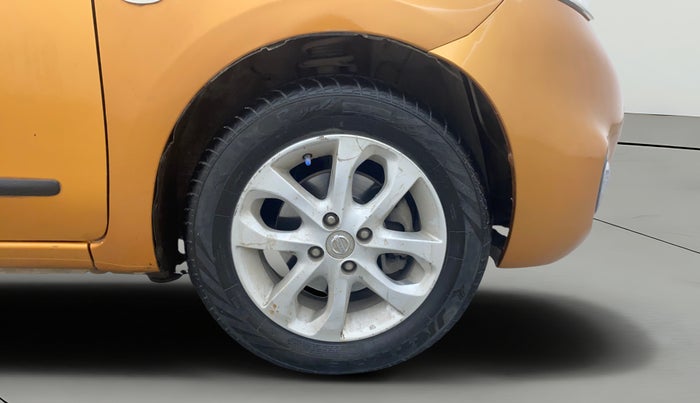 2017 Nissan Micra XV CVT, Petrol, Automatic, 1,06,798 km, Right Front Wheel