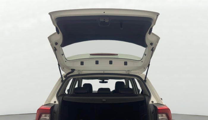 2023 Skoda KUSHAQ STYLE 1.0L TSI MT, Petrol, Manual, 37,039 km, Boot Door Open