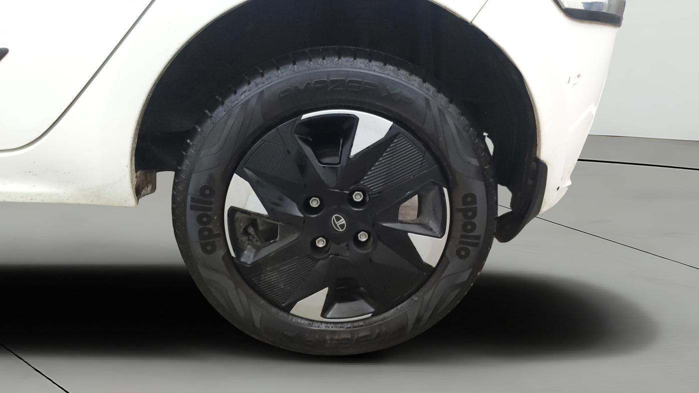 2025 Tata Tiago XTA CNG , CNG, Automatic, 3,158 km, Left Rear Wheel