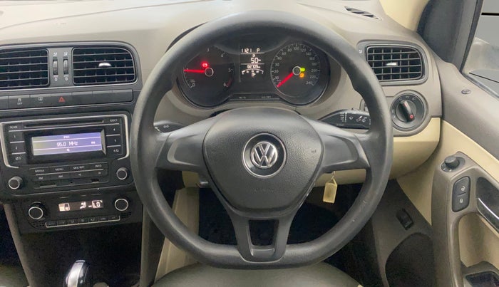 2014 Volkswagen Vento COMFORTLINE 1.5 AT, Diesel, Automatic, 82,598 km, Steering Wheel Close Up