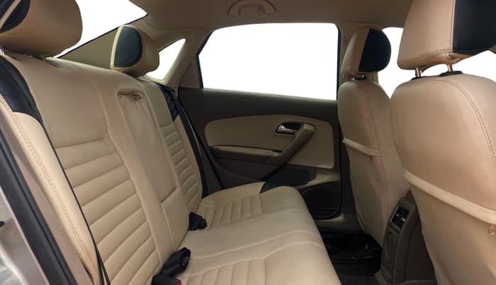 2016 Skoda Rapid AMBITION 1.6 MPI MT, Petrol, Manual, 85,761 km, Right Side Rear Door Cabin