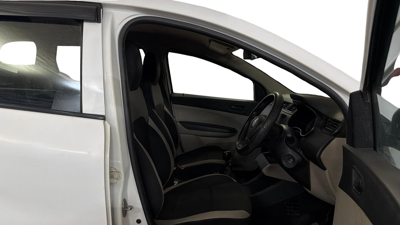 2022 Renault TRIBER RXE MT, Petrol, Manual, 89,425 km, Right Side Front Door Cabin