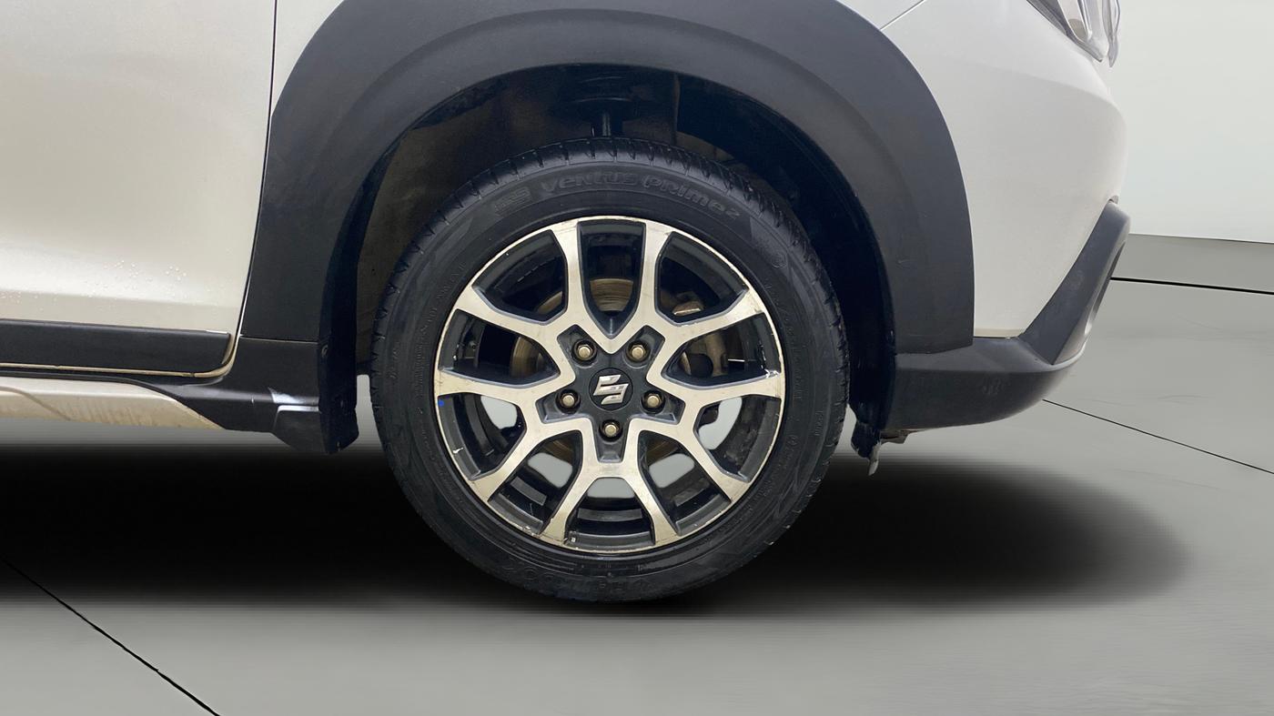 2022 Maruti XL6 ZETA MT, Petrol, Manual, 1,05,437 km, Right Front Wheel