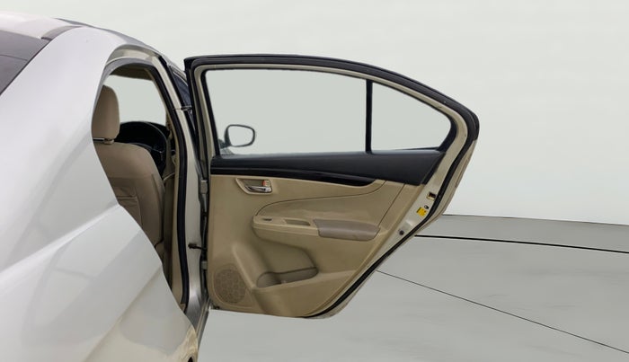 2016 Maruti Ciaz VDI+ SHVS, Diesel, Manual, 92,732 km, RHS Rear Door