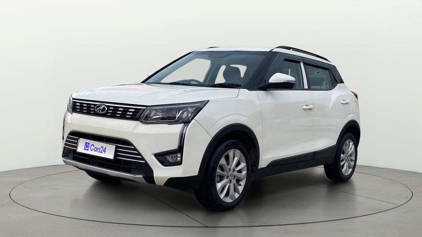 2021 Mahindra XUV300 W8 1.2 PETROL, Petrol, Manual, 38,257 km, Left Front Diagonal