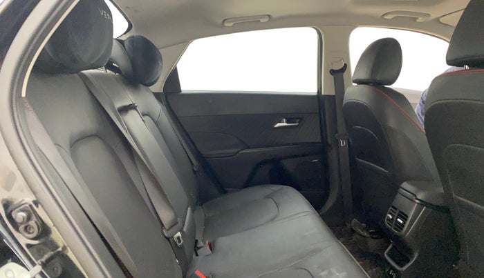 2024 Hyundai Verna SX (O) 1.5 TURBO PETROL DCT, Petrol, Automatic, 15,541 km, Right Side Rear Door Cabin