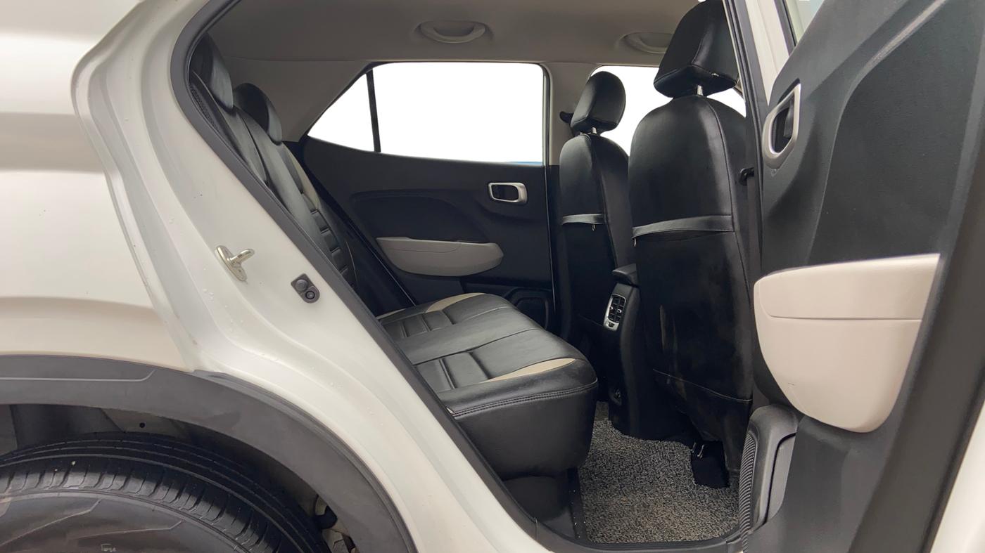 2023 Hyundai VENUE S (O) 1.0 TURBO IMT, Petrol, Manual, 17,233 km, Right Side Rear Door Cabin