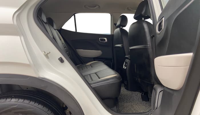 2023 Hyundai VENUE S (O) 1.0 TURBO IMT, Petrol, Manual, 17,233 km, Right Side Rear Door Cabin