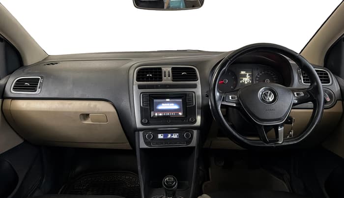 2016 Volkswagen Ameo HIGHLINE1.0L, Petrol, Manual, 87,275 km, Dashboard