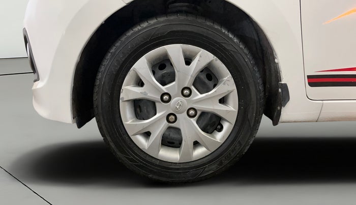 2016 Hyundai Grand i10 1.2 SPORTZ PRIME EDITION VTVT, CNG, Manual, 77,722 km, Left Front Wheel