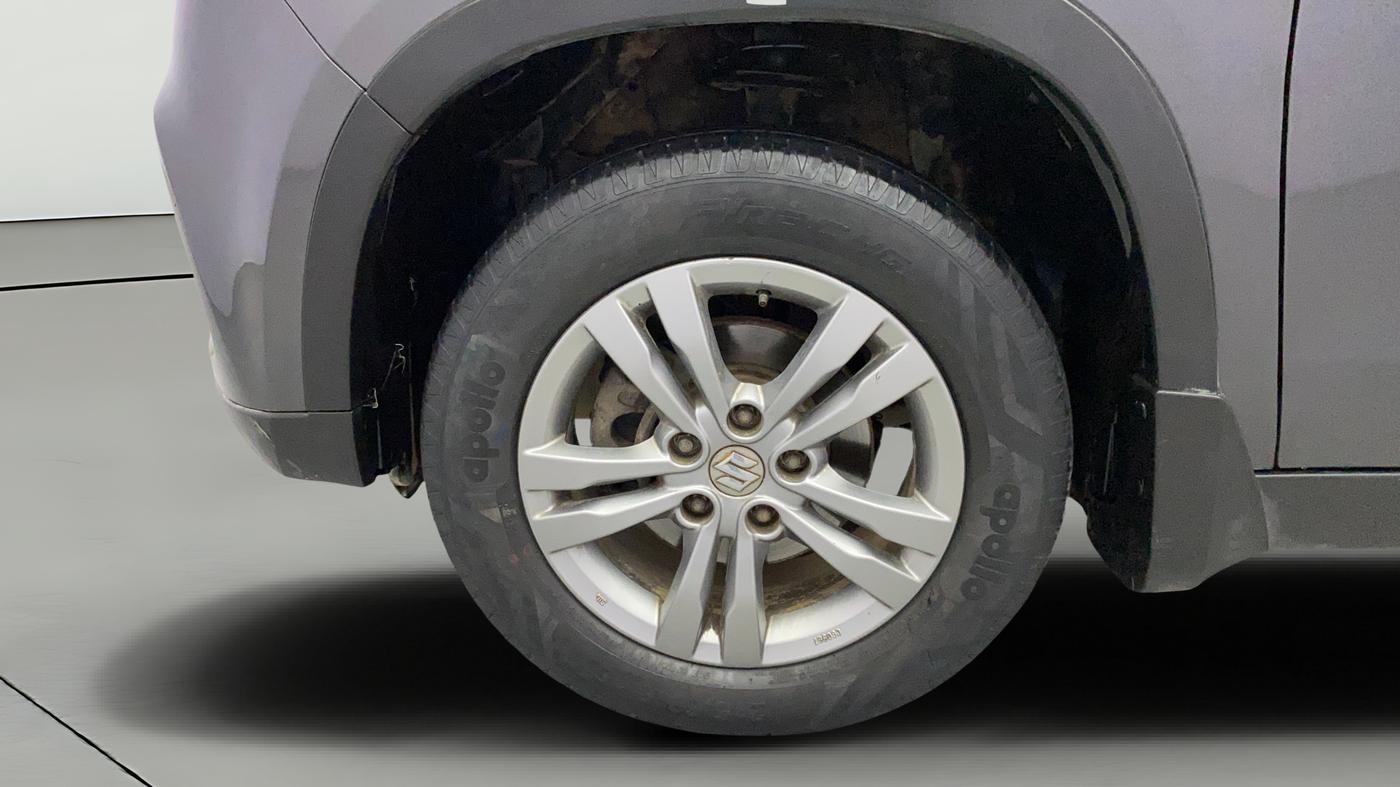 2017 Maruti Vitara Brezza ZDI, Diesel, Manual, 55,359 km, Left Front Wheel