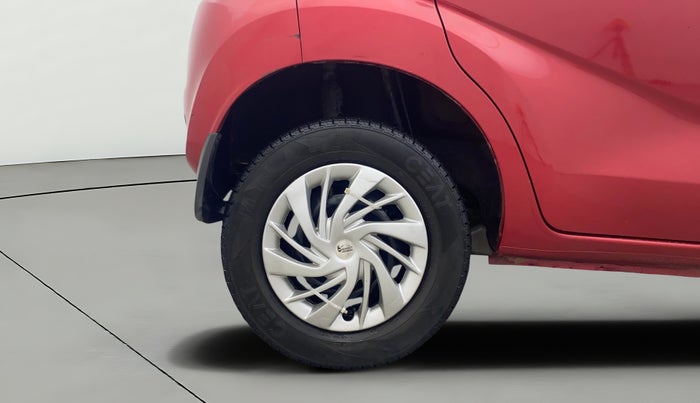 2016 Datsun Redi Go S, Petrol, Manual, 47,887 km, Right Rear Wheel