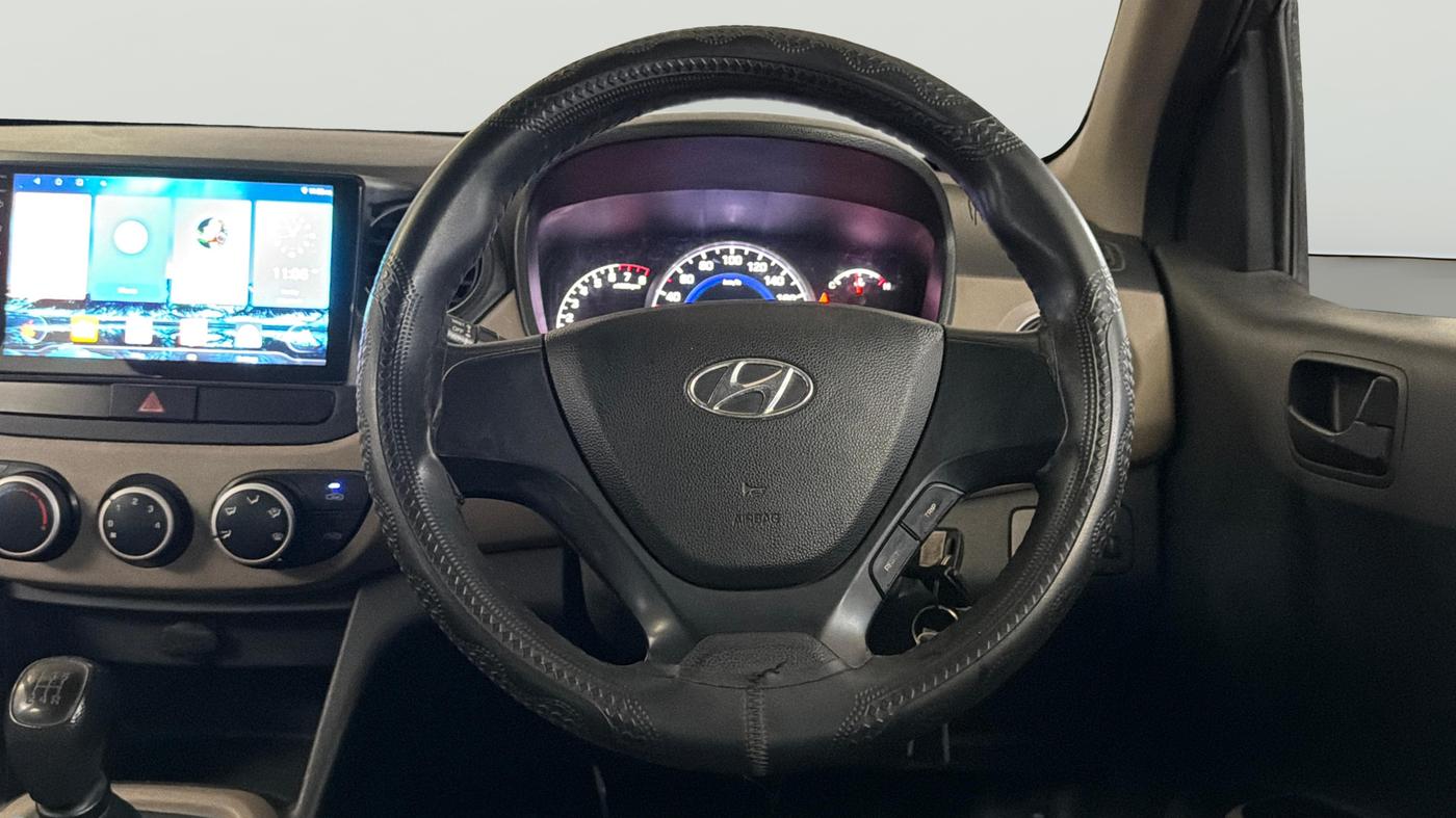 2017 Hyundai Grand i10 MAGNA 1.2 KAPPA VTVT, Petrol, Manual, 66,686 km, Steering Wheel Close Up