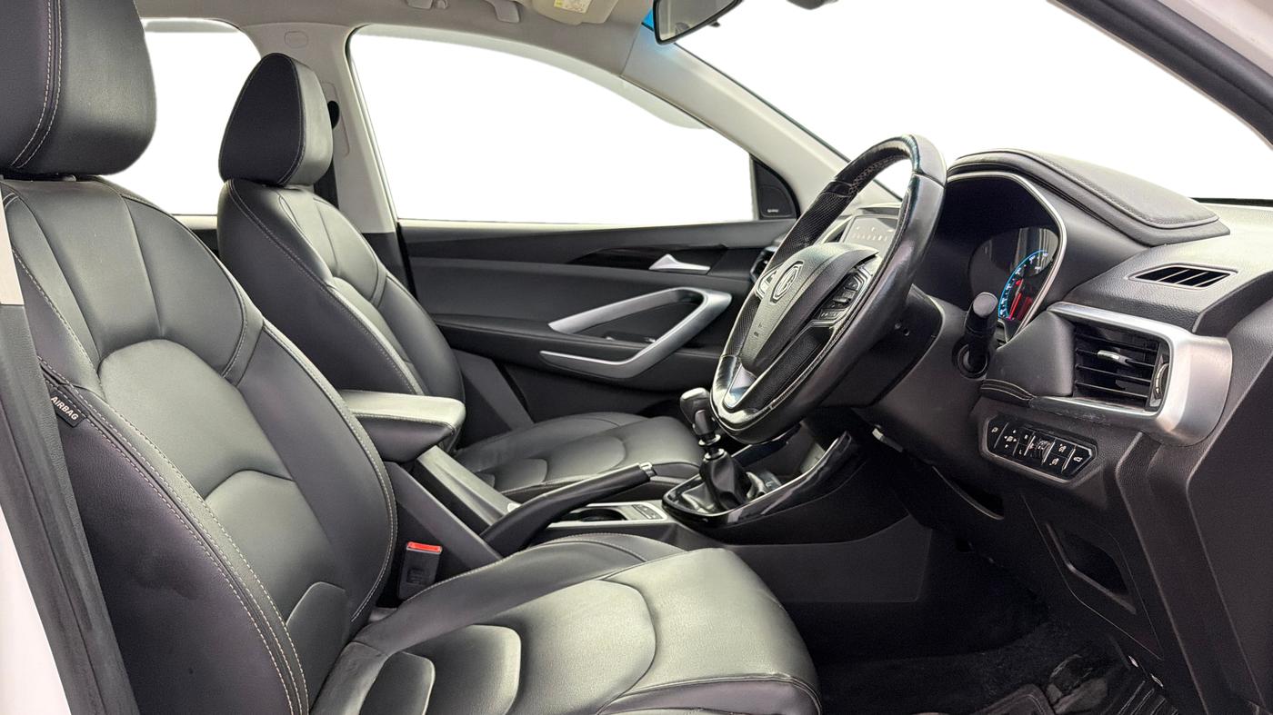 2019 MG HECTOR SHARP HYBRID 1.5 PETROL, Petrol, Manual, 1,04,650 km, Right Side Front Door Cabin