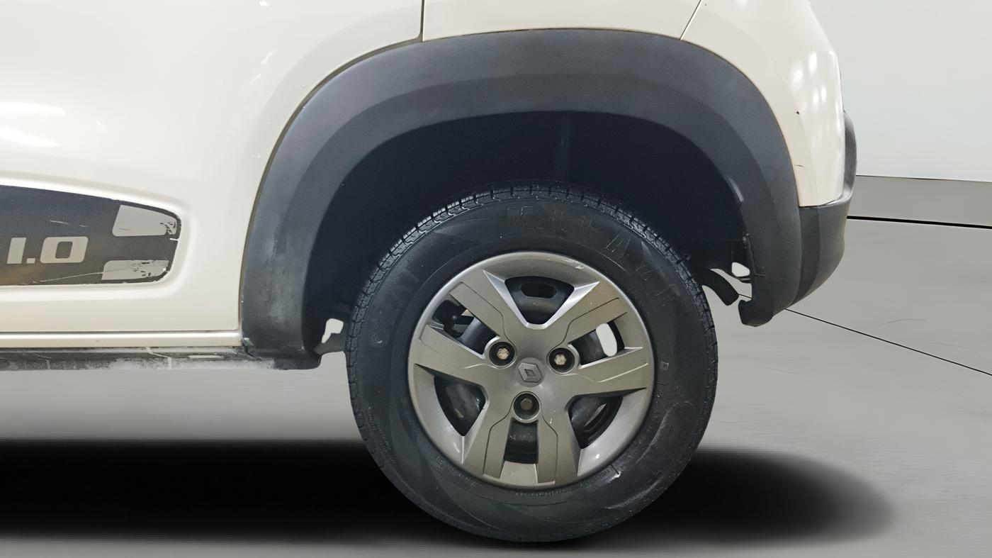 2017 Renault Kwid RXT 1.0 AMT, Petrol, Automatic, 39,054 km, Left Rear Wheel