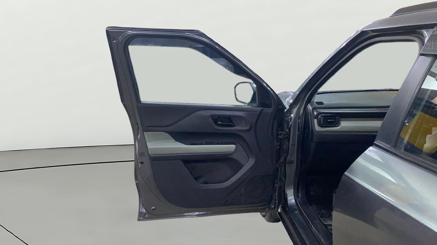 2024 Tata PUNCH ADVENTURE MT CNG , CNG, Manual, 92,667 km, LHS Front Door