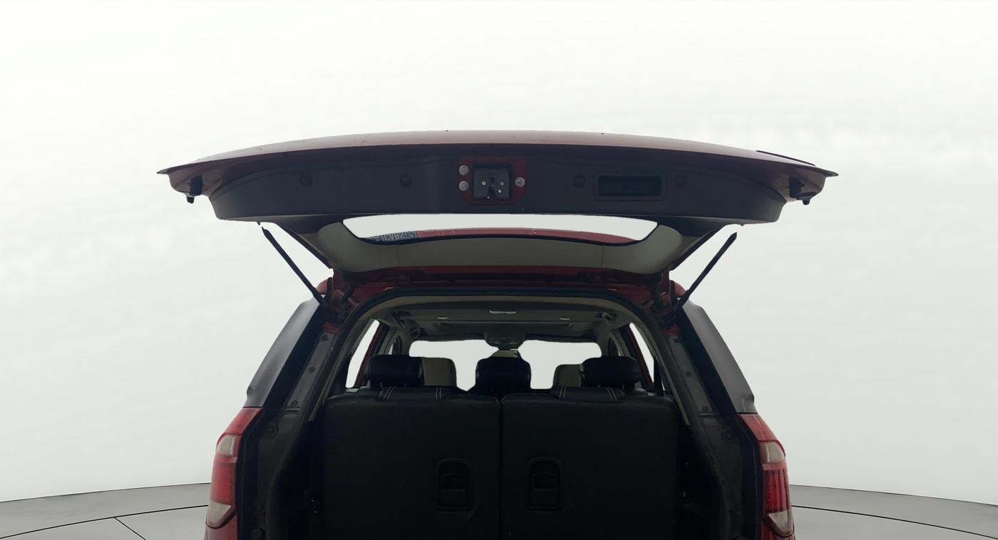 2019 Mahindra XUV500 W9 AT, Diesel, Automatic, 61,586 km, Boot Door Open