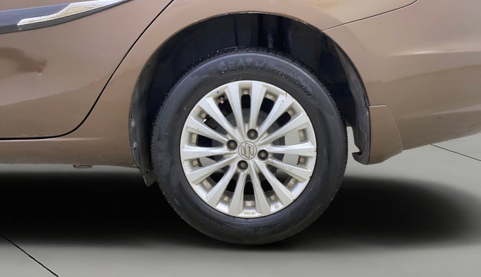 2015 Maruti Ciaz ZDI SHVS, Diesel, Manual, 80,109 km, Left Rear Wheel