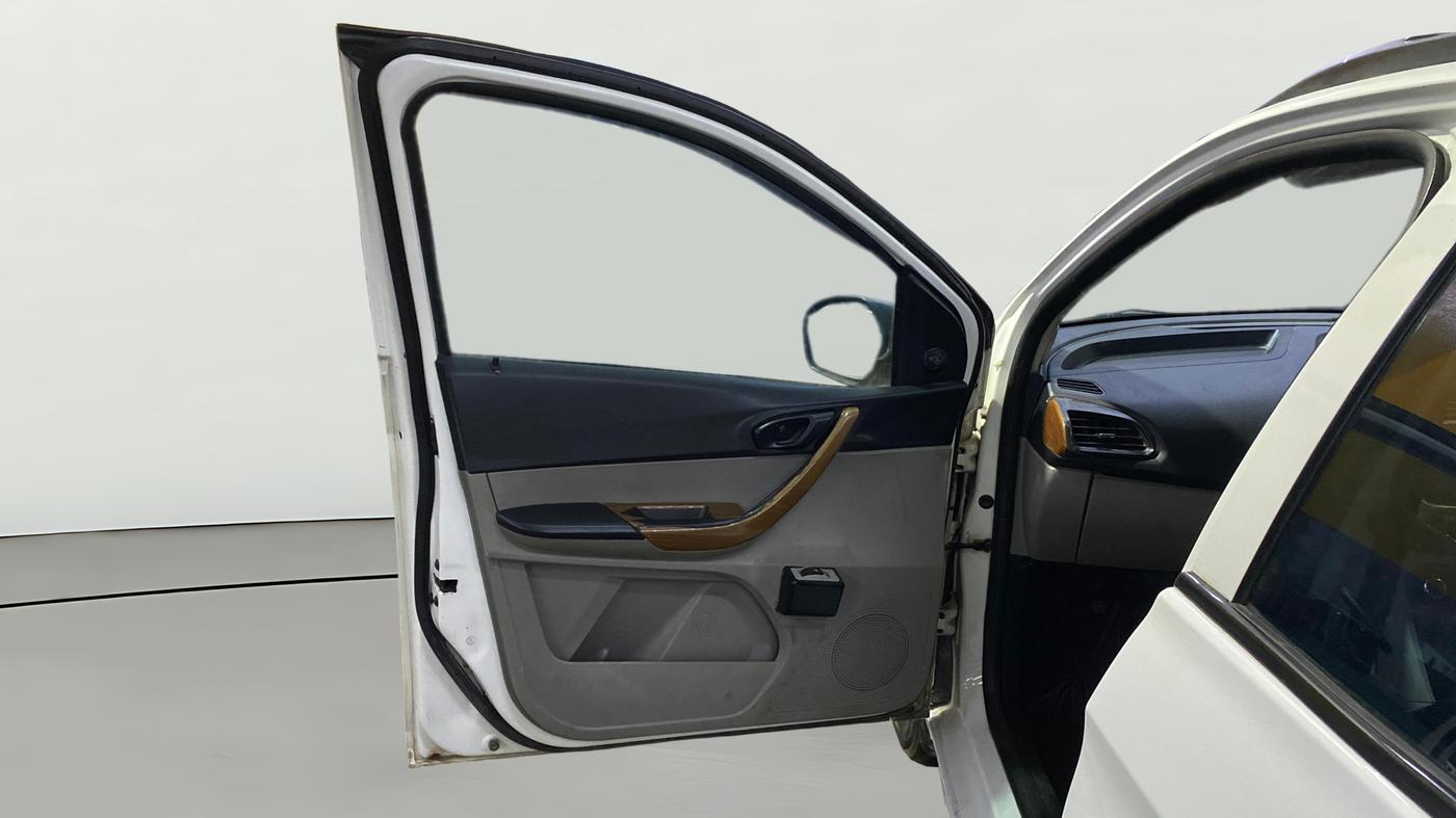 2017 Tata Tiago XE PETROL, Petrol, Manual, 81,993 km, LHS Front Door