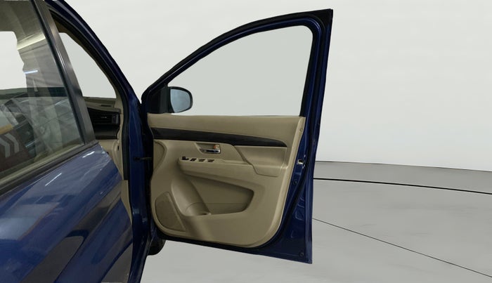 2023 Toyota RUMION V AT , Petrol, Automatic, 27,551 km, RHS Front Door