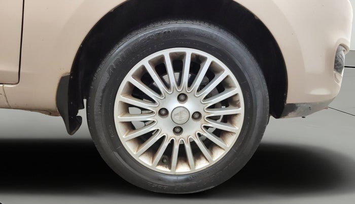 2015 Tata Zest XT PETROL, Petrol, Manual, 63,543 km, Right Front Wheel