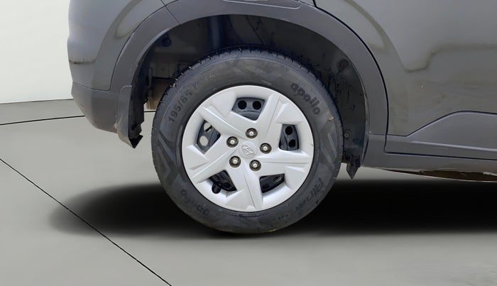 2020 Hyundai VENUE S 1.2, Petrol, Manual, 79,015 km, Right Rear Wheel