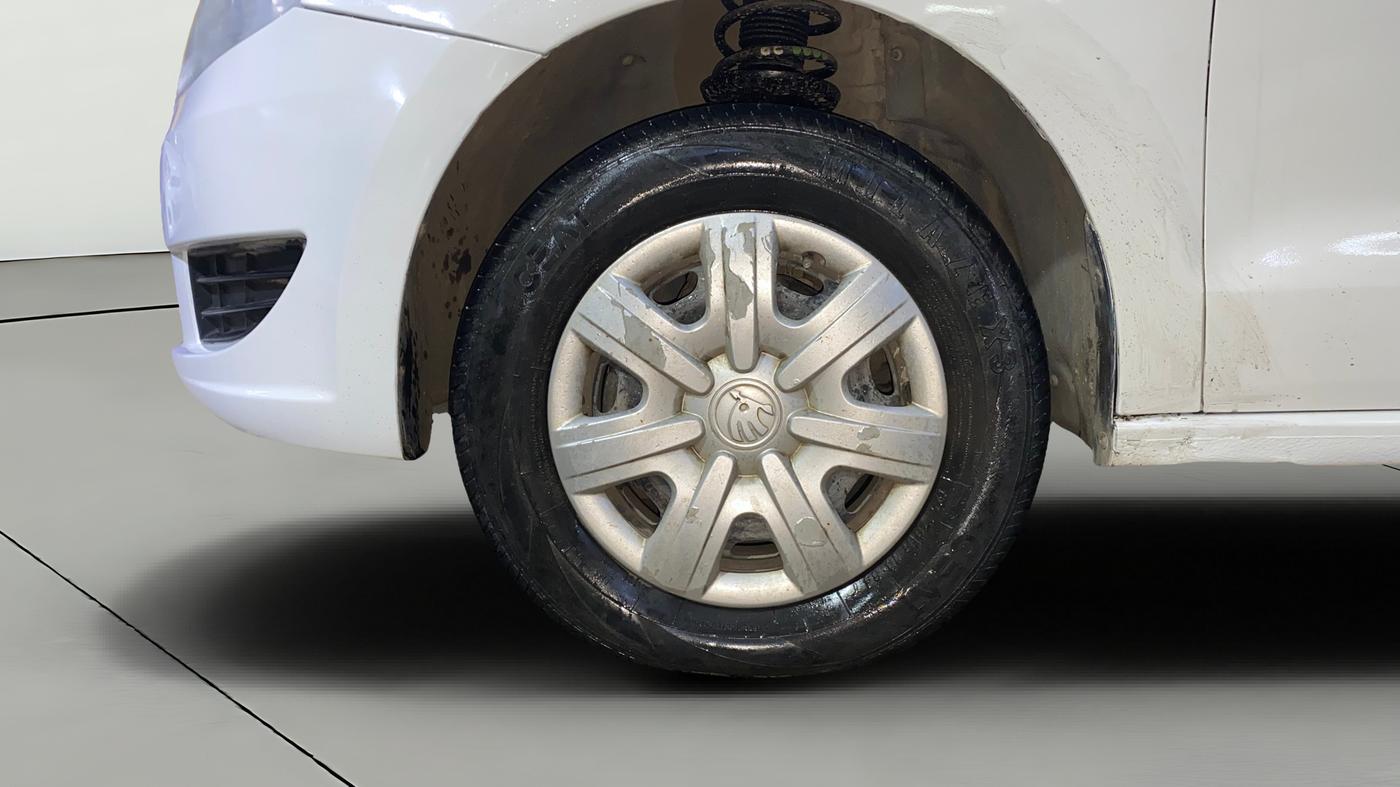 2014 Skoda Rapid 1.6 MPI ACTIVE, Petrol, Manual, 94,421 km, Left Front Wheel