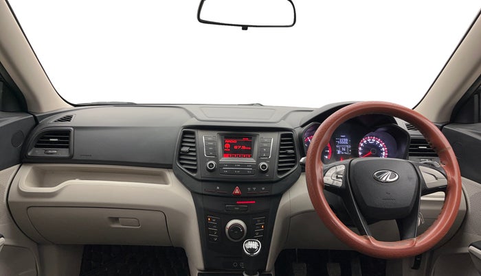 2021 Mahindra XUV300 W6 1.2 PETROL, Petrol, Manual, 1,18,148 km, Dashboard