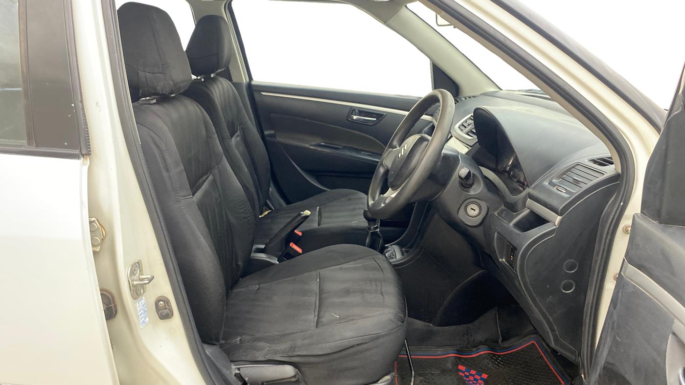 2013 Maruti Swift VDI, Diesel, Manual, 1,49,914 km, Right Side Front Door Cabin