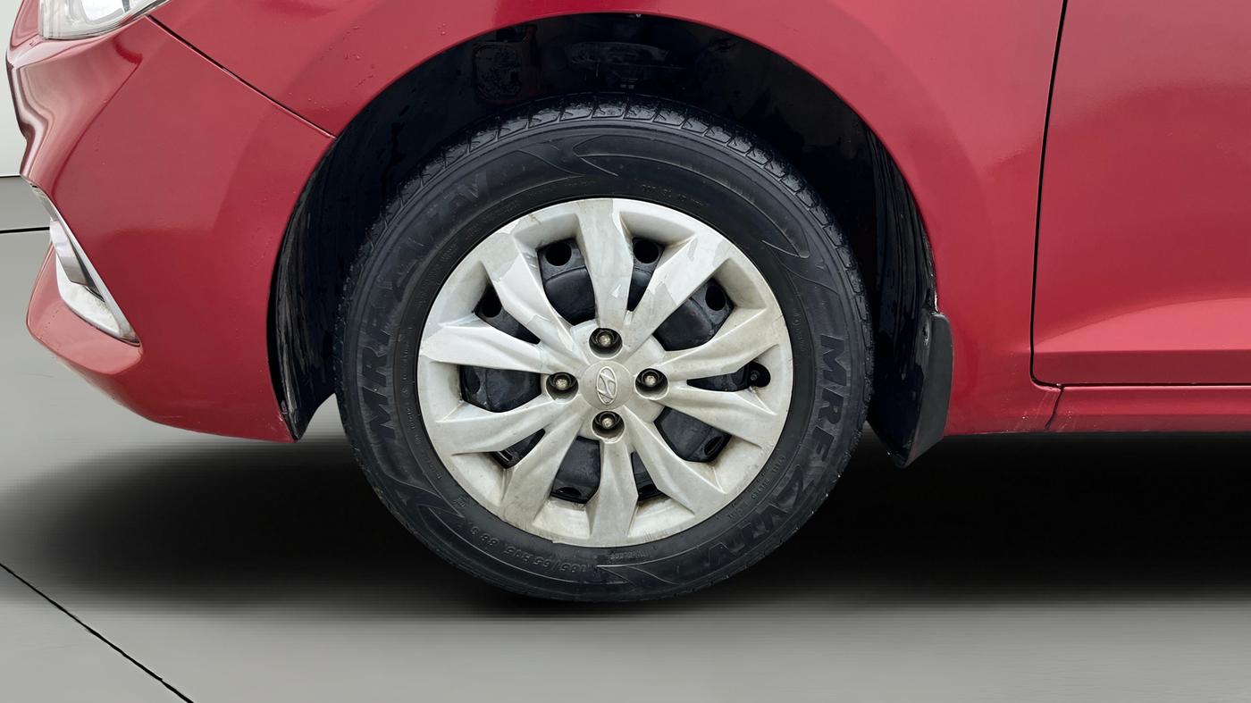 2019 Hyundai Verna 1.4 EX PETROL, Petrol, Manual, 89,110 km, Left Front Wheel