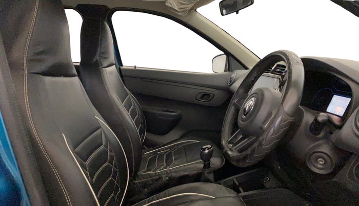 2022 Renault Kwid RXT 1.0 (O), Petrol, Manual, 30,564 km, Right Side Front Door Cabin