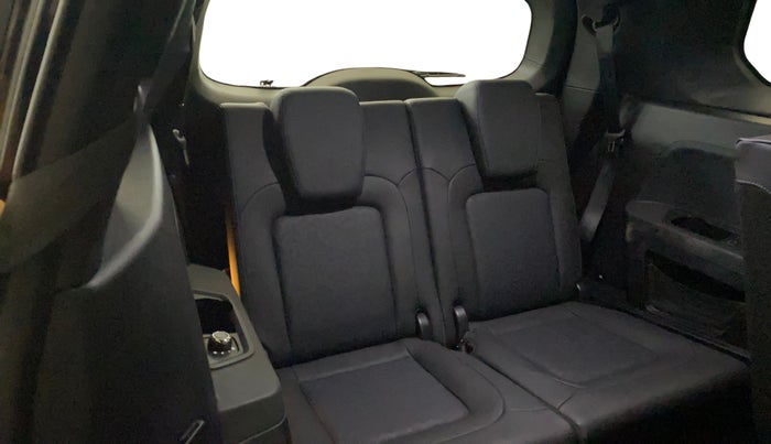 2022 Tata Safari XZA PLUS DARK EDITION, Diesel, Automatic, 35,266 km, Third Seat Row ( optional )