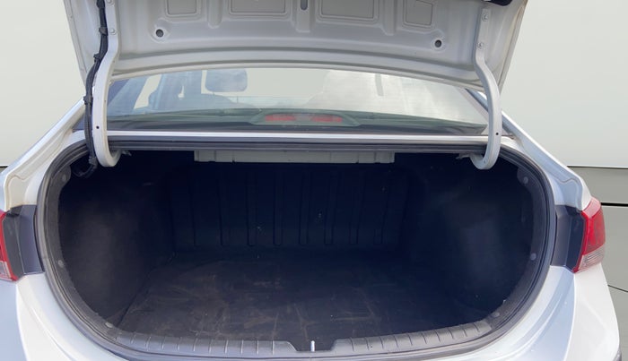 2018 Hyundai Verna 1.6 CRDI SX + AT, Diesel, Automatic, 85,665 km, Boot Open Zoomed View