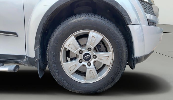 2013 Mahindra XUV500 W8, Diesel, Manual, 85,056 km, Right Front Wheel