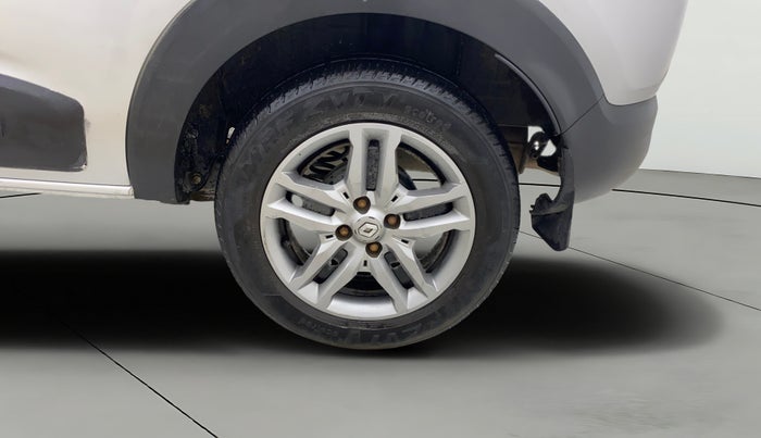 2020 Renault TRIBER RXZ, Petrol, Manual, 75,385 km, Left Rear Wheel