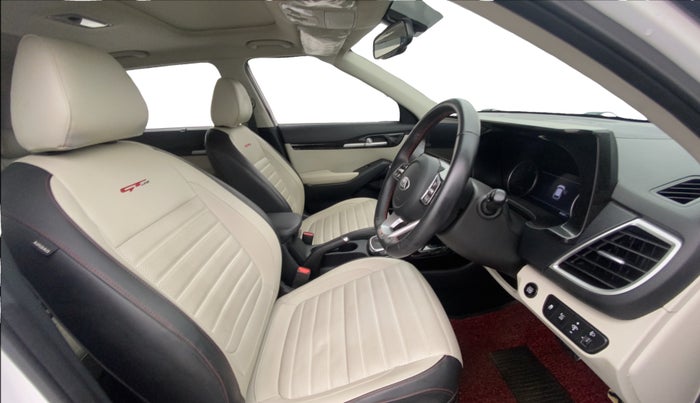 2019 KIA SELTOS GTX PLUS AT 1.5 DIESEL, Diesel, Automatic, 85,683 km, Right Side Front Door Cabin