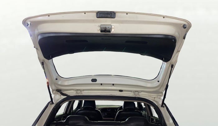 2016 Hyundai Elite i20 MAGNA 1.2, Petrol, Manual, 73,544 km, Boot Door Open