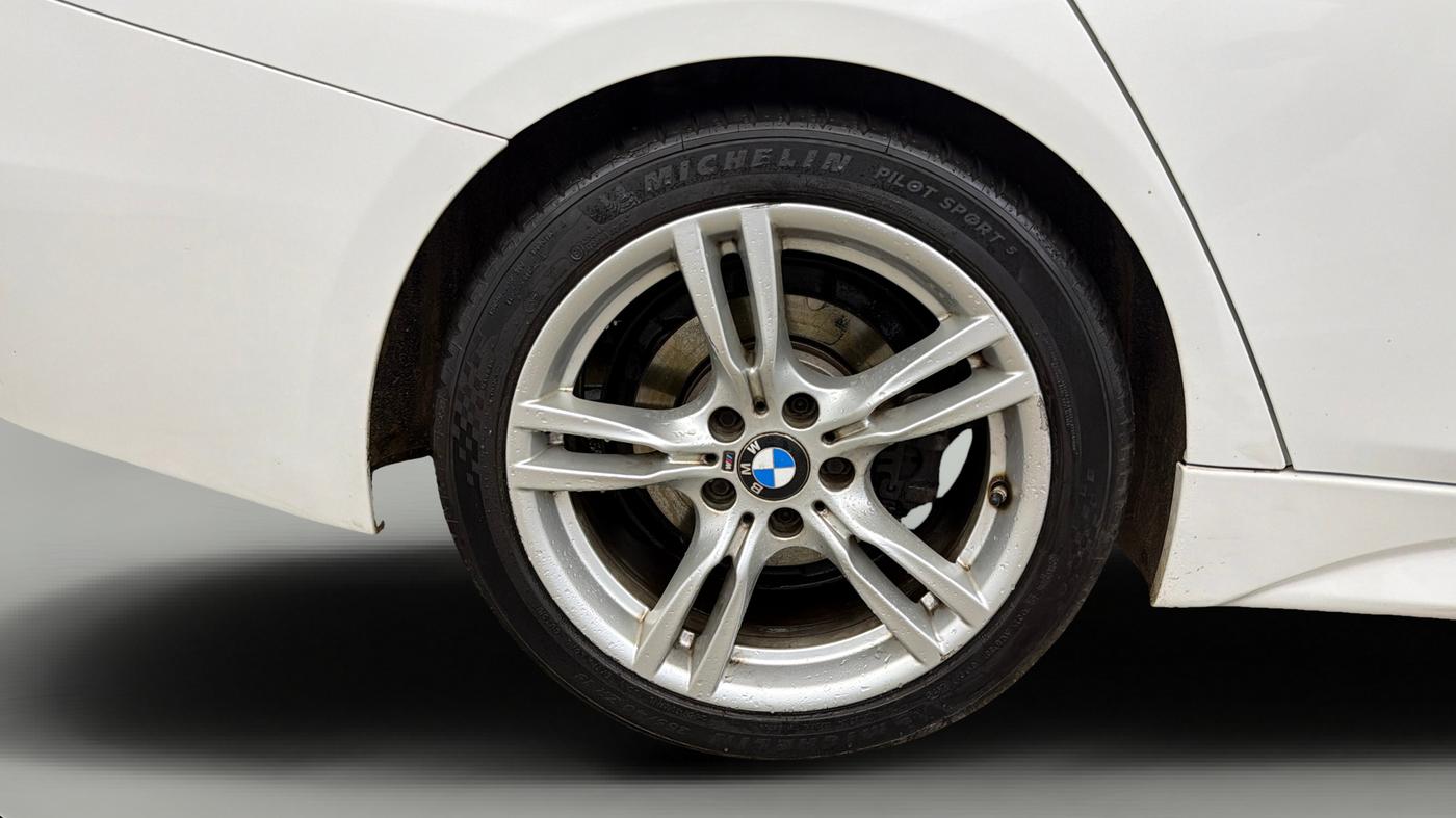 2018 BMW 3 Series 330i M Sport Shadow Edition, Petrol, Automatic, 24,128 km, Right Rear Wheel