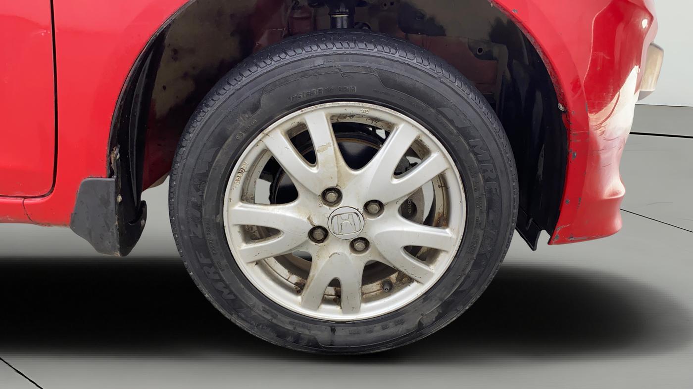 2013 Honda Brio VX MT, Petrol, Manual, 67,993 km, Right Front Wheel