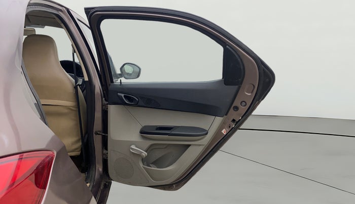 2016 Tata Tiago XE DIESEL, Diesel, Manual, 98,484 km, RHS Rear Door