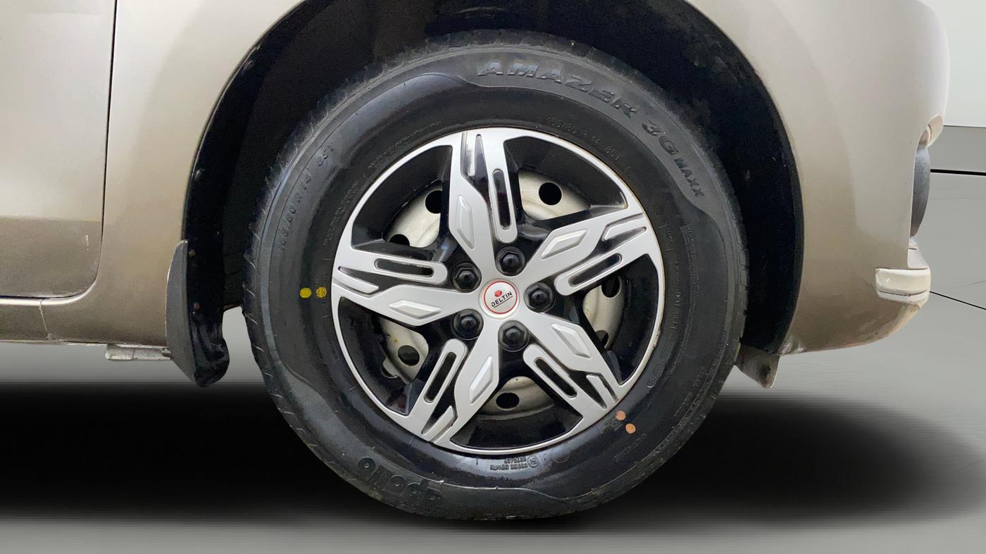 2019 Maruti Dzire LXI, Petrol, Manual, 52,252 km, Right Front Wheel