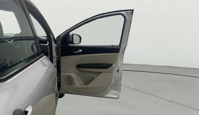 2020 Renault TRIBER RXZ, Petrol, Manual, 30,005 km, RHS Front Door