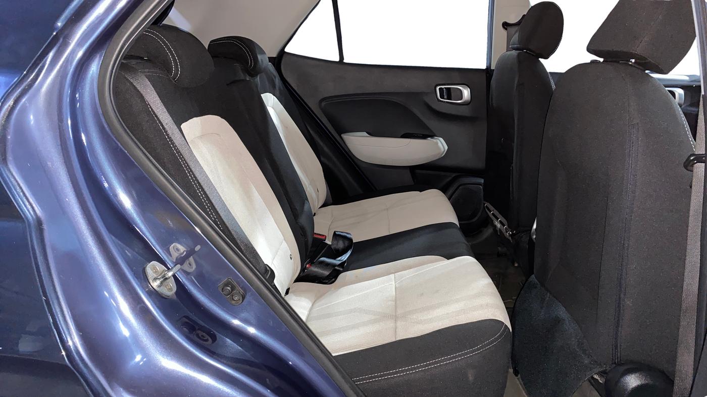 2022 Hyundai VENUE SX 1.5 CRDI, Diesel, Manual, 66,671 km, Right Side Rear Door Cabin
