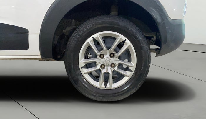 2019 Renault TRIBER RXT, Petrol, Manual, 47,204 km, Left Rear Wheel